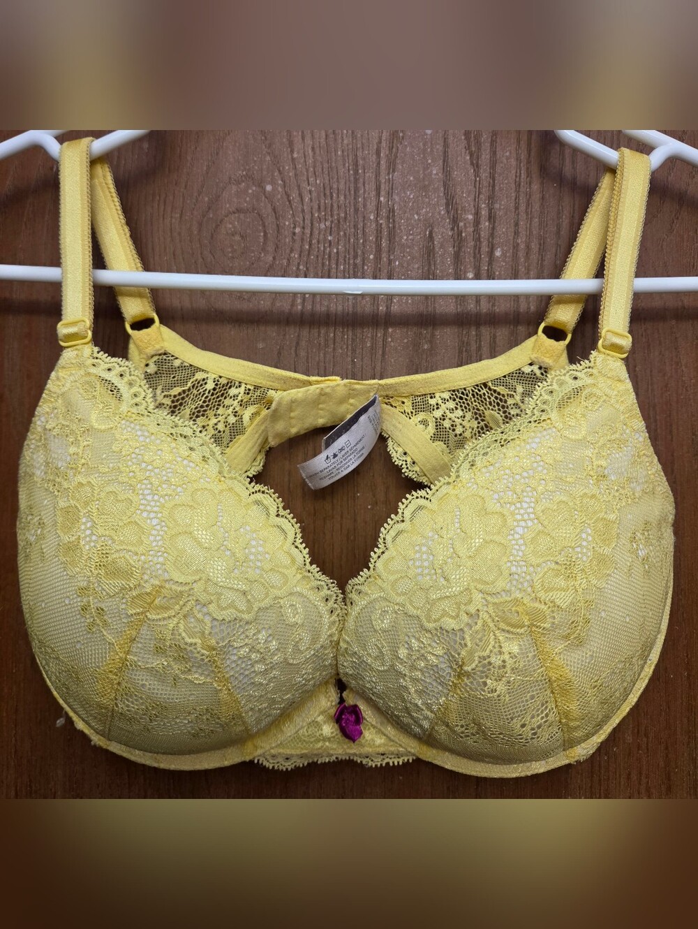 Victoria's Secret Dream Angels Push-Up Lace Yellow Bra